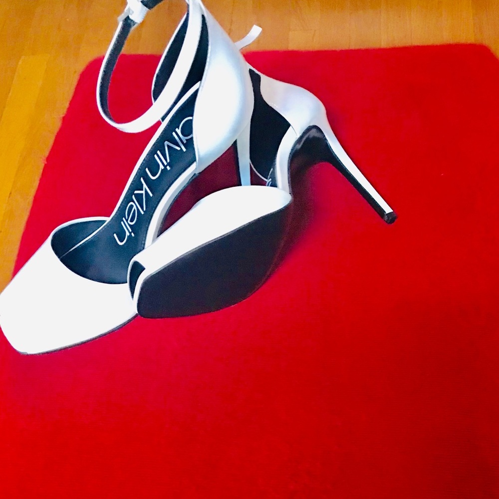 Firm Price 🛍Calvin Klein Daros👠 - Picture 2 of 8